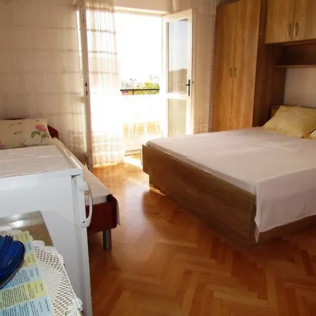 City Beach Medna 아파트