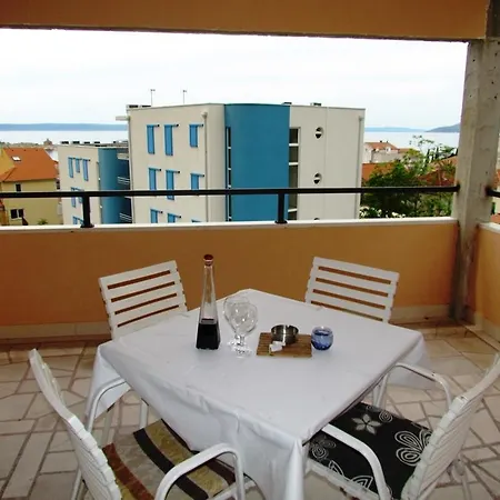 City Beach Medna 아파트 *