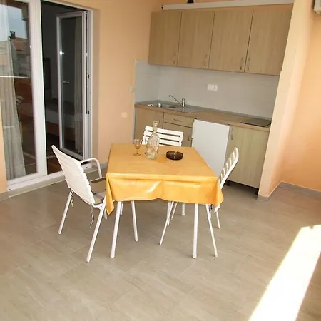 City Beach Medna 아파트 마카르스카