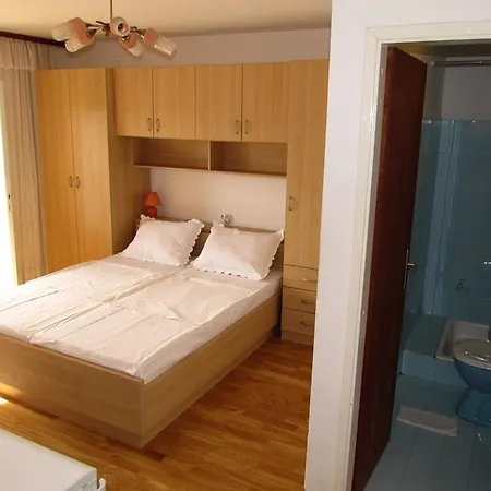 City Beach Medna 아파트